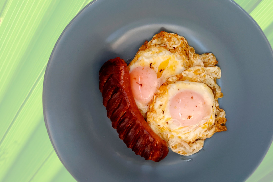 Huevos fritos con chorizo - Cocinar salud